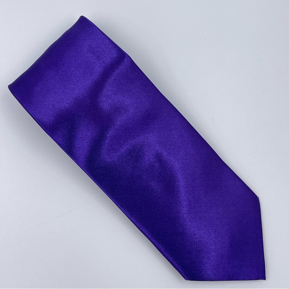 Moda di Raza Elegant Purple Satin Tie